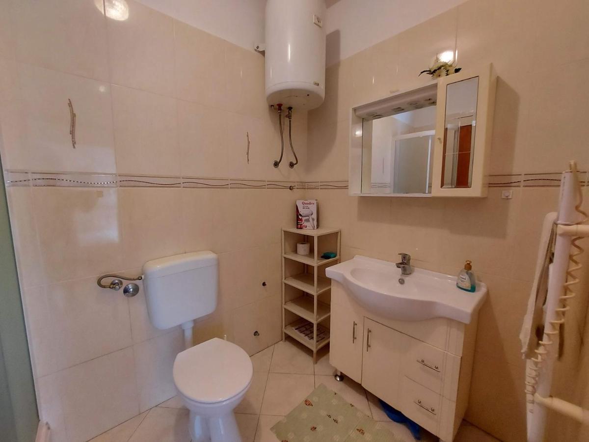 Apartments Fam Tomasic Baška Cameră foto